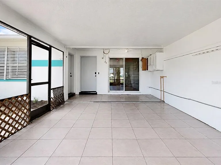 4931 Victoria Dr — Photo 5
