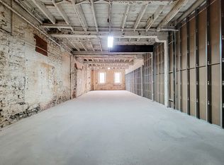 204-64 Hatt St #204, Hamilton, ON L9H 2H9