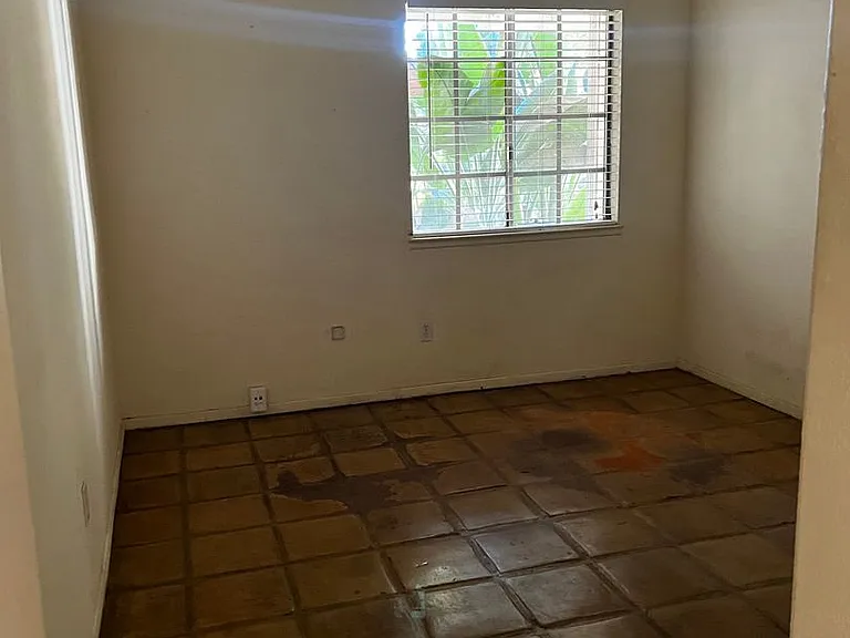 15060 Pauls Ln — Photo 5