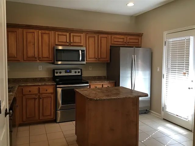 10259 Morning Hill Dr — Photo 2