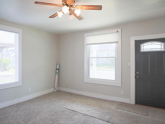 3rd image of 805 N Pierce Ave