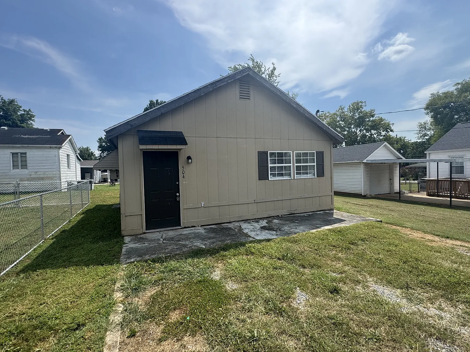1 bed, 1.0 bath, 600 sqft, $800 — Photo 1