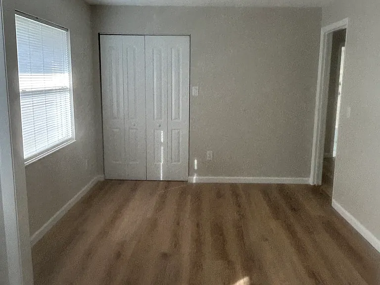 427 S Alderwood St — Photo 9
