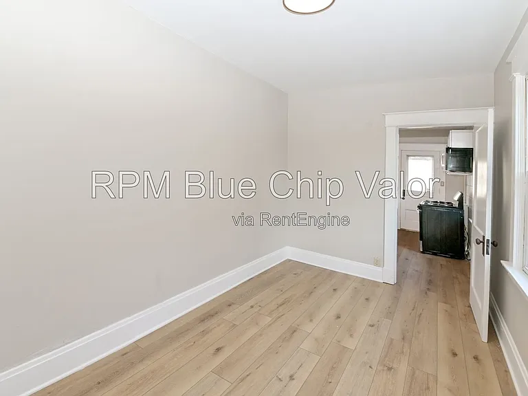 5214 Warren Ave #1 — Photo 8