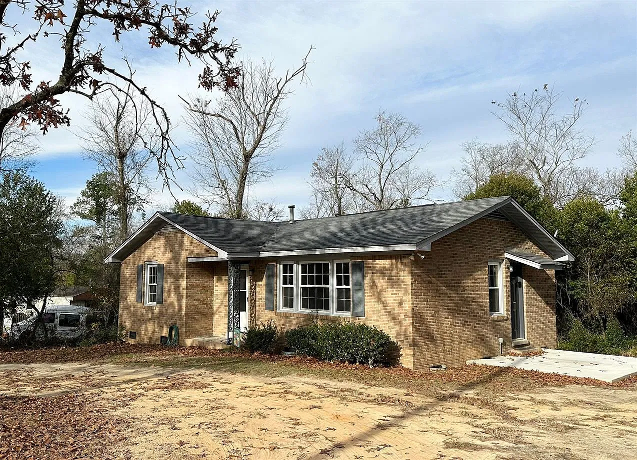 3 bed, 1035 sqft, $1,650 — Photo 1