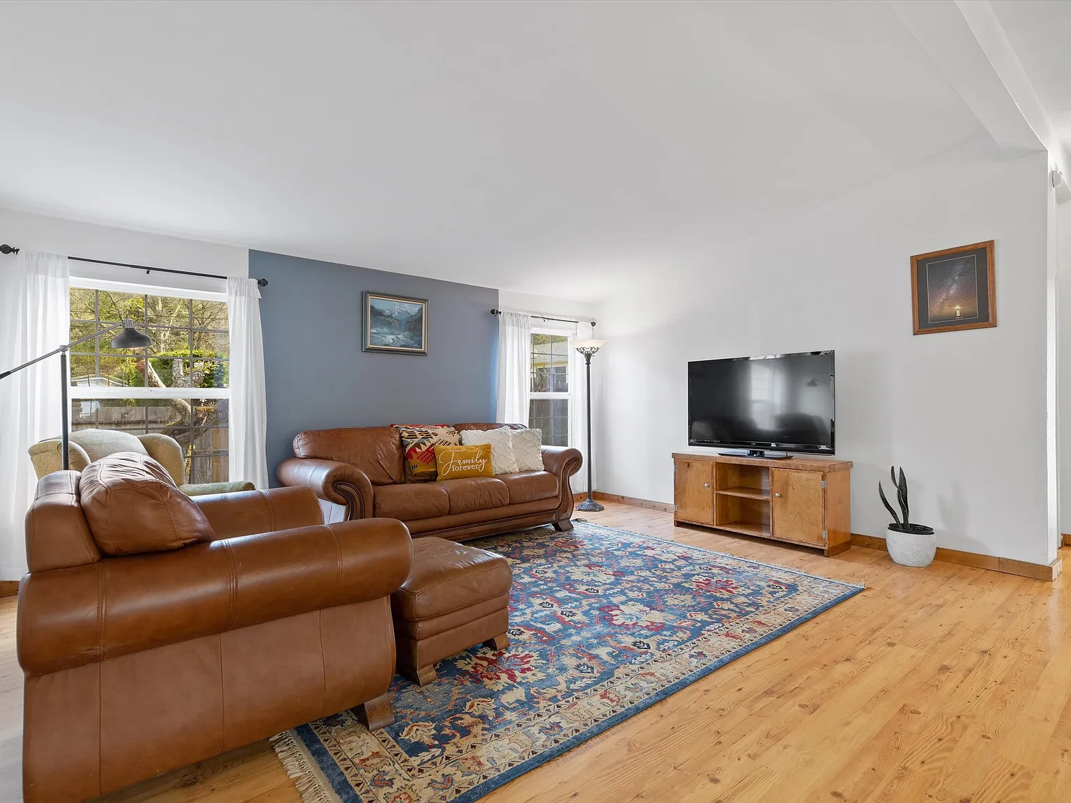 3bed/2bath w/garage — Photo 3