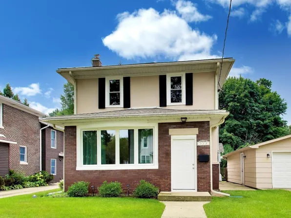 315 Douglas Ave, Waukegan, IL 60085