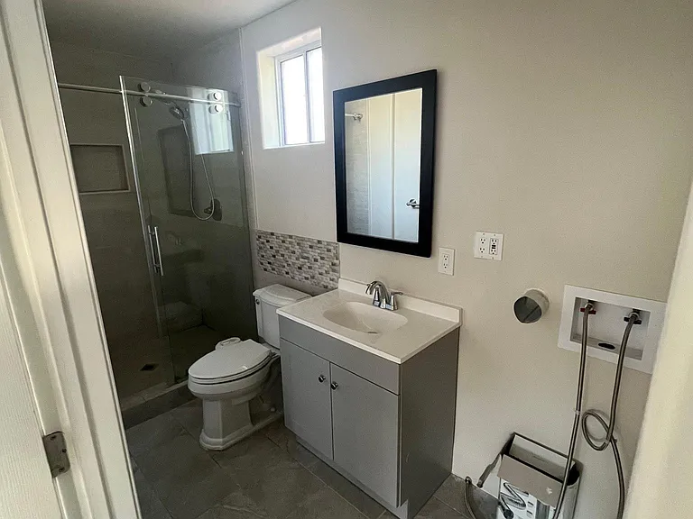 10904 Scoville Ave — Photo 9