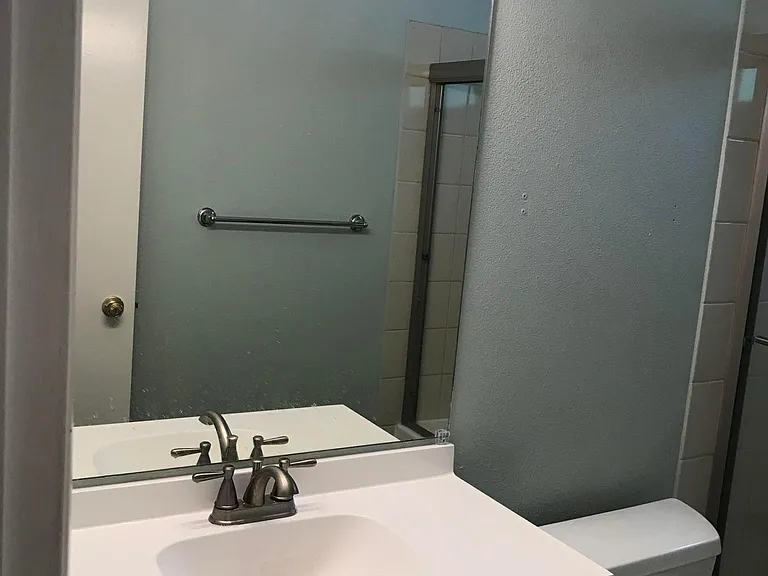 2600 Laguna Cir #E — Photo 17