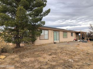 1201 W Hummingbird Ln, Benson, AZ 85602