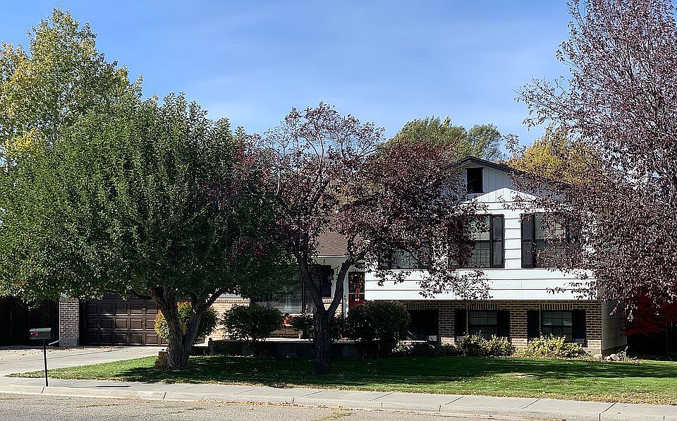 1st image of 1322 Bluebird Ln