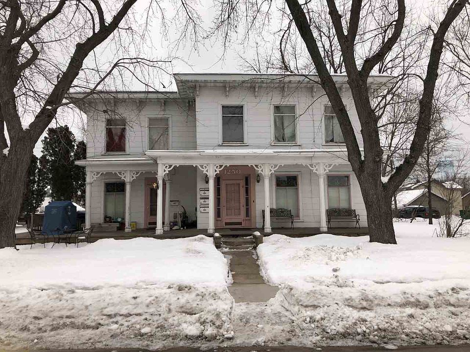 1st image of 1250 1st St N