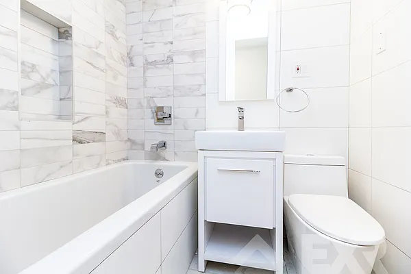 Rented by EXR | media 5