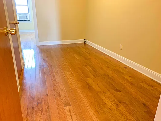 Rented by EXR | media 7