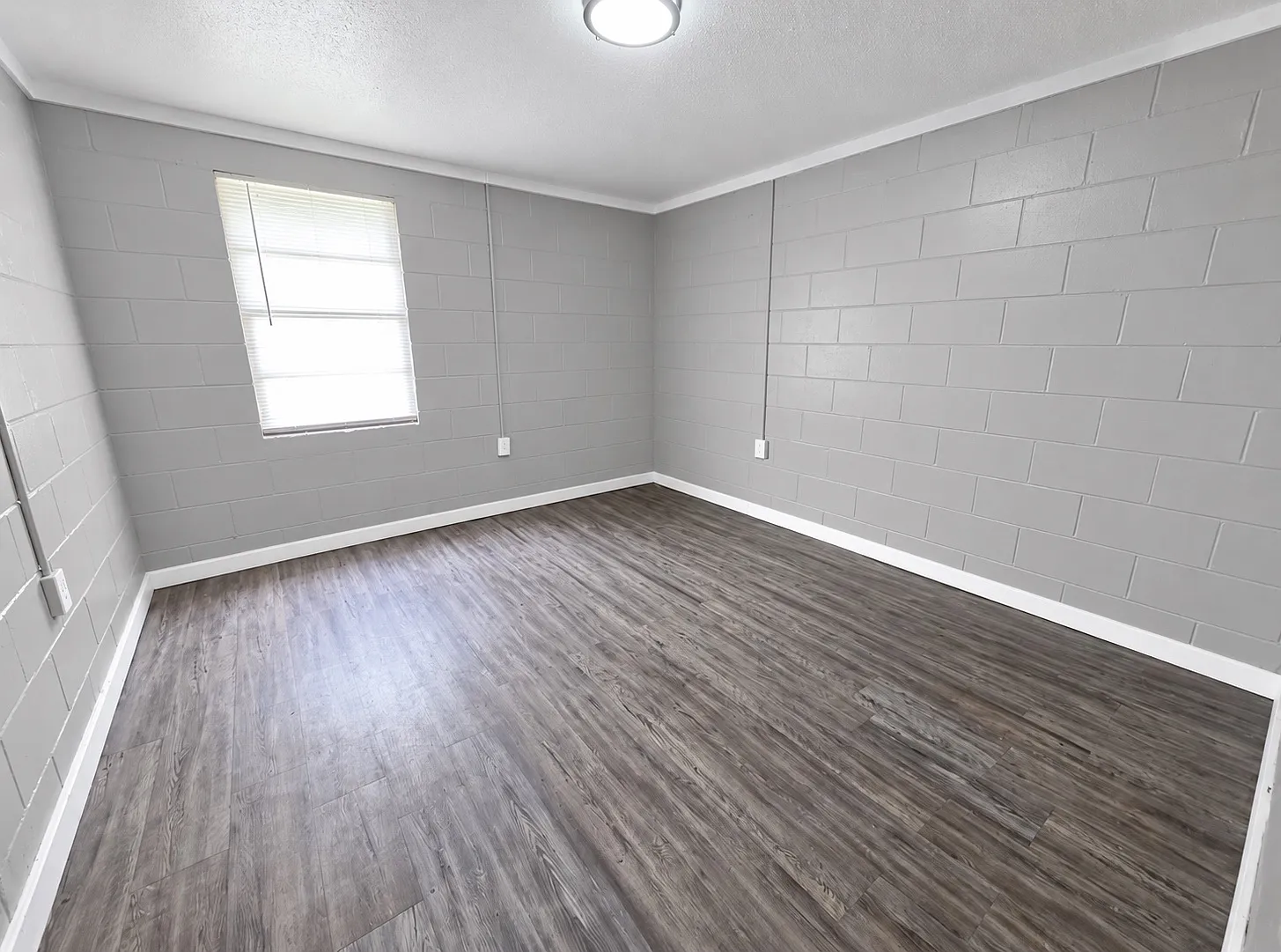2 bed, 736 sqft, $600 — Photo 3
