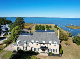 5557 Main St, Chincoteague Island, VA