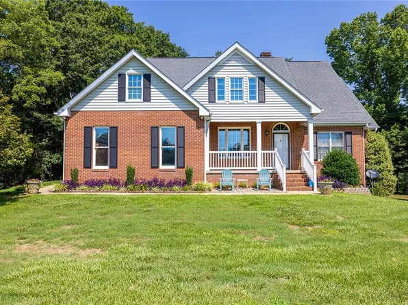 315 W Pine Grove Rd, Fair Play, SC 29643