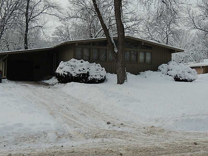 1st image of 4015 Northwood Dr NE