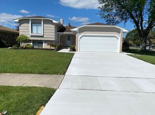 4791 Admiral Dr, Sterling Heights, MI 48310