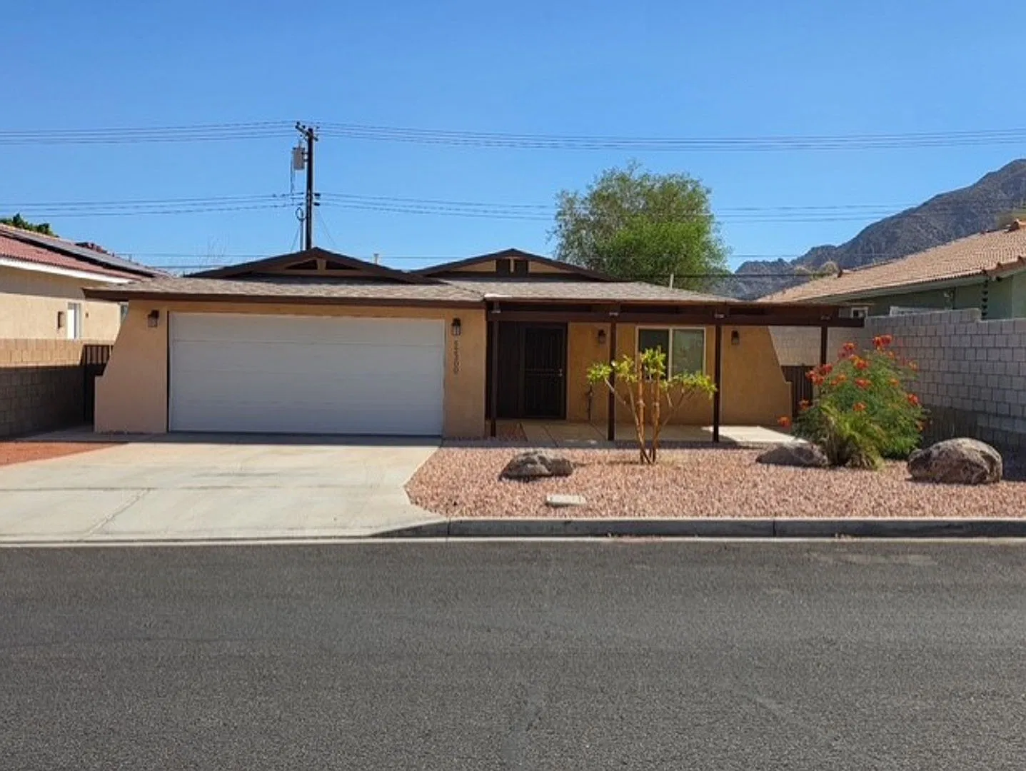 Completely rebuilt home in La Quinta Cove — Photo 1