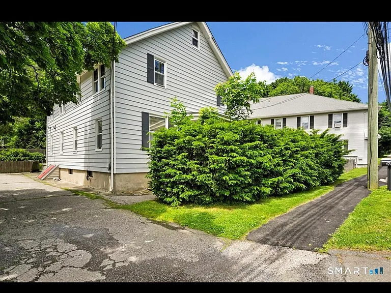 1787 Stratfield Rd #2 — Photo 1