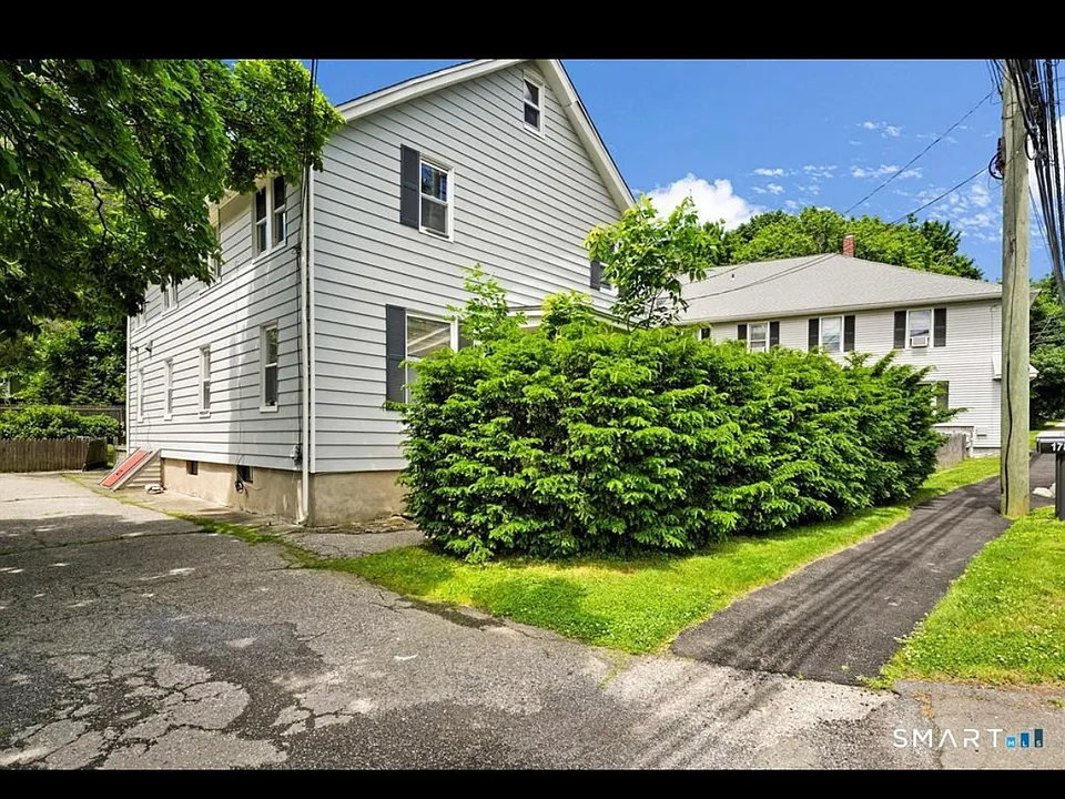 1787 Stratfield Rd #2
