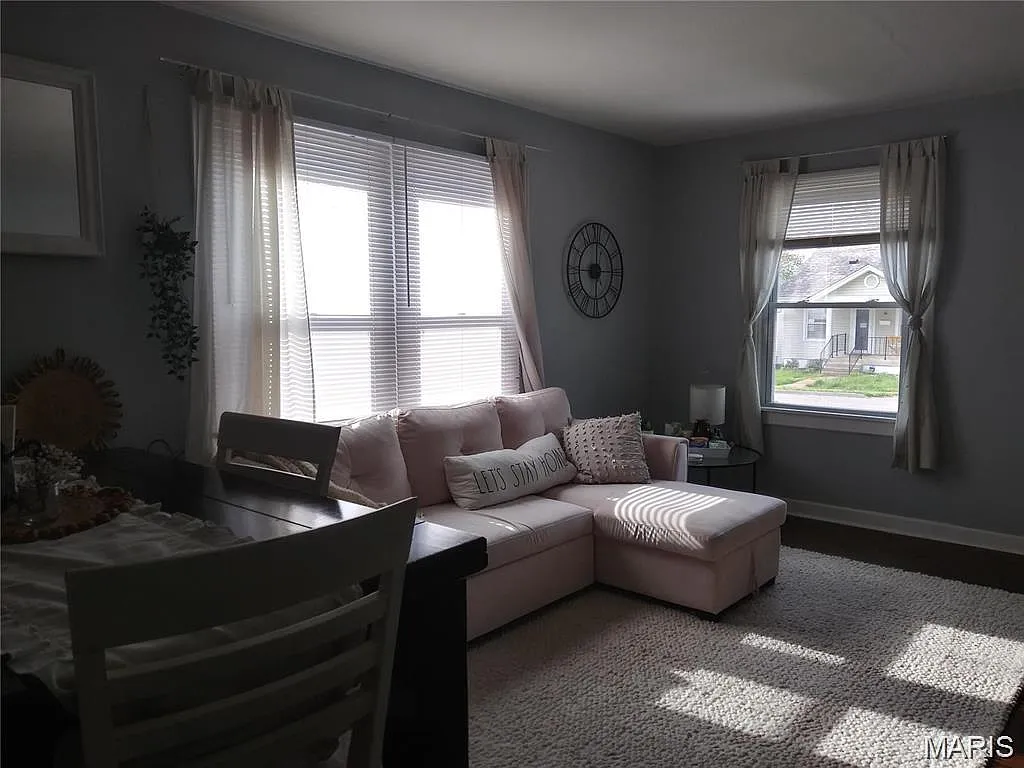 2 bed, 1.0 bath, 816 sqft, $1,600 — Photo 4