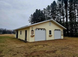 525 Summit St, Wild Rose, WI