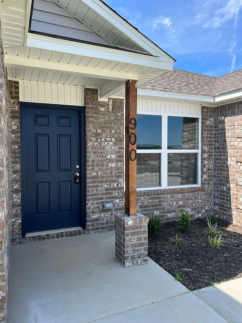 Leasing Special 1/2 Off First Months Rent!! Backyard Fencing Included!! Beautiful Brand New Homes... — Photo 2
