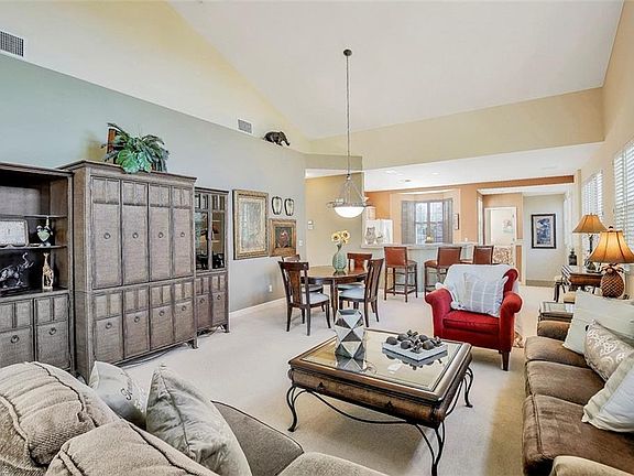 3rd image of 25180 Goldcrest Dr APT 1021
