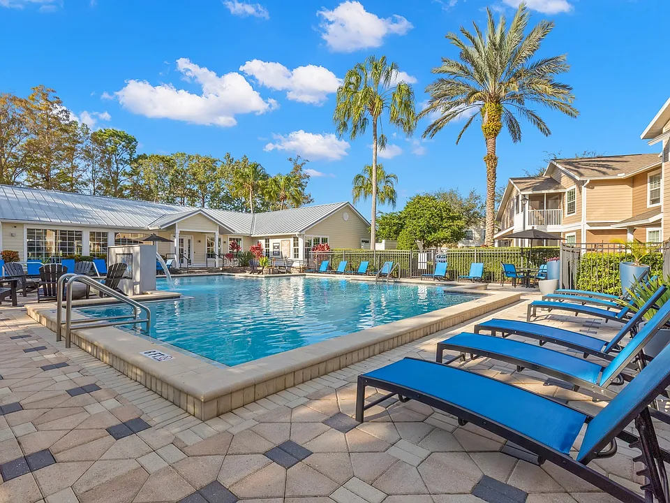 Calibre Bend Apartments