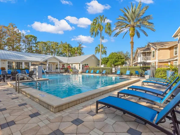 Calibre Bend Apartments