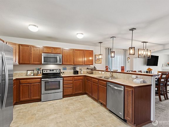 4th image of 8278 85th Avenue NE