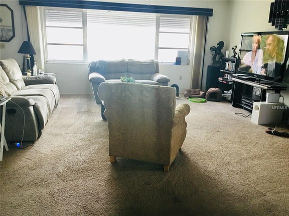 4th image of 189 Rotonda Cir