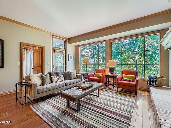 4th image of 31 Avondale Ln Suite 203