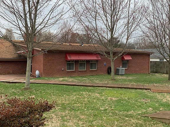 5th image of 564 N Grantchester St