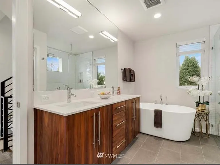 9734A Woodlawn Ave N #1 — Photo 15