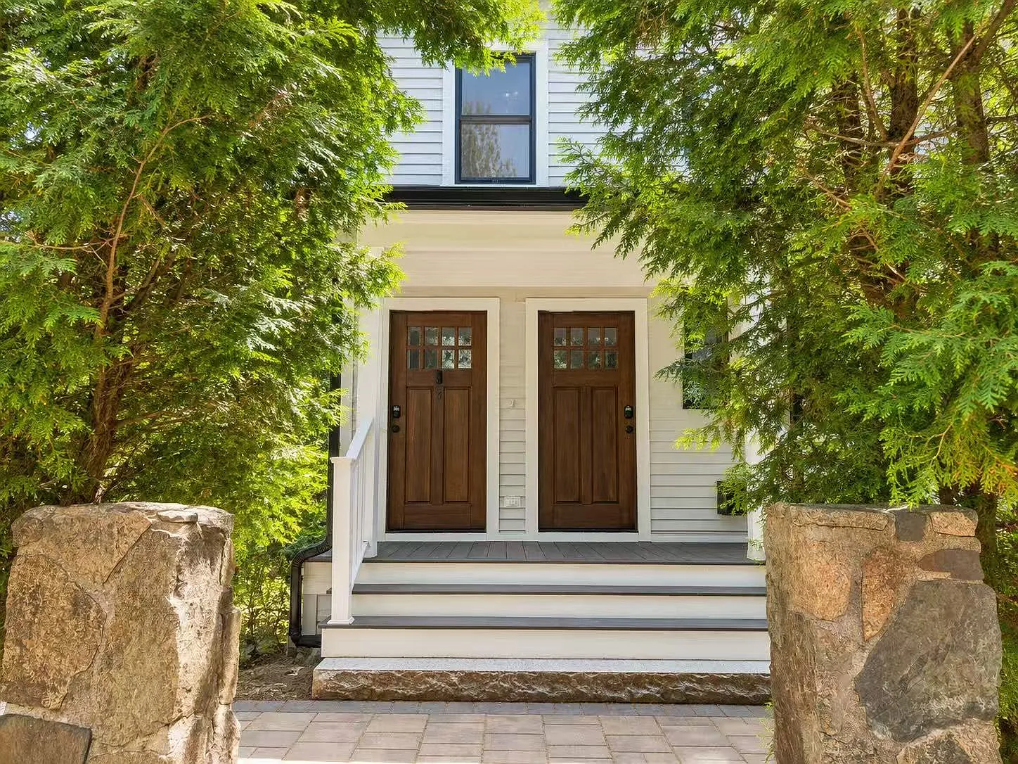 4 bed, 1750 sqft, $5,200 — Photo 2