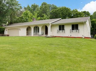 13716 Wellington Cres E, Burnsville, MN 55337