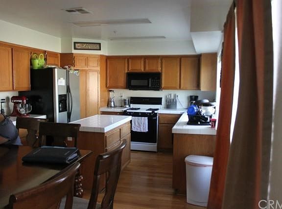 Open Kitchen off The Family Room