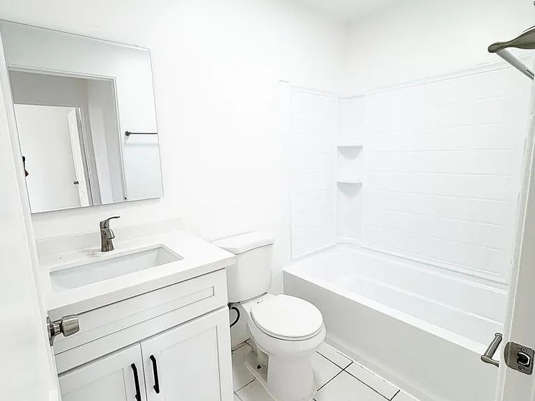 2637 S Manhattan Pl — Photo 18