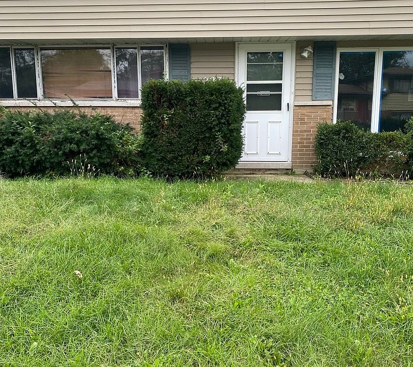 1st image of 227 Early St