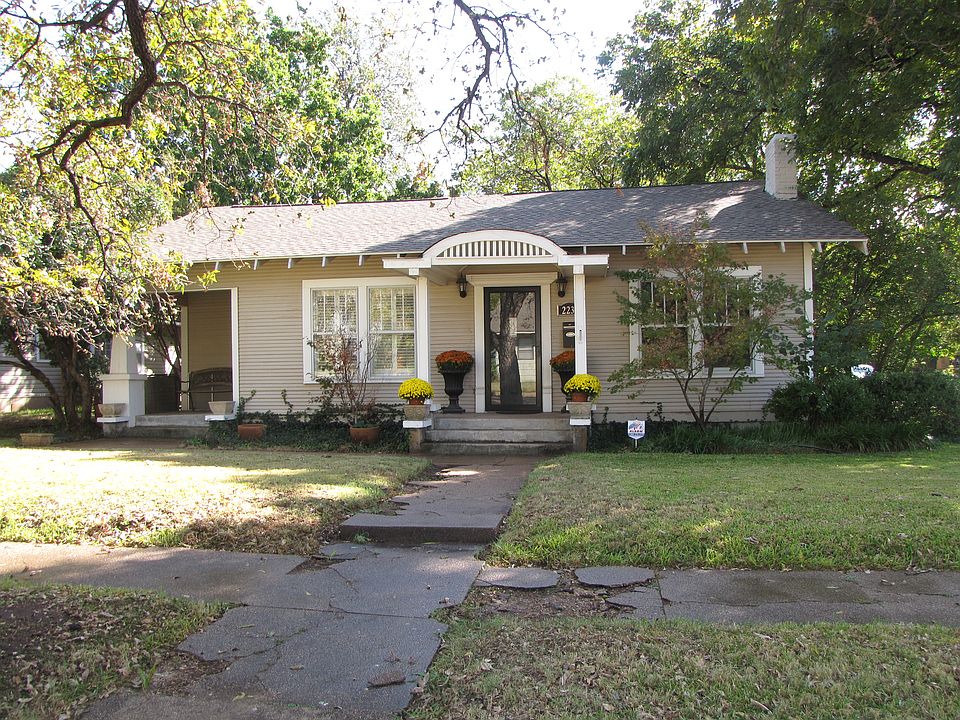 1st image of 2235 Idlewild St