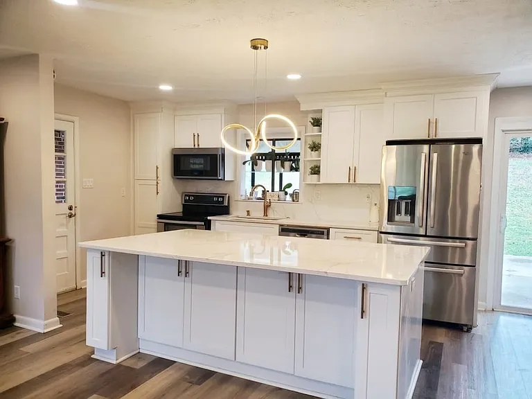 1143 Rogeretta Dr — Photo 4