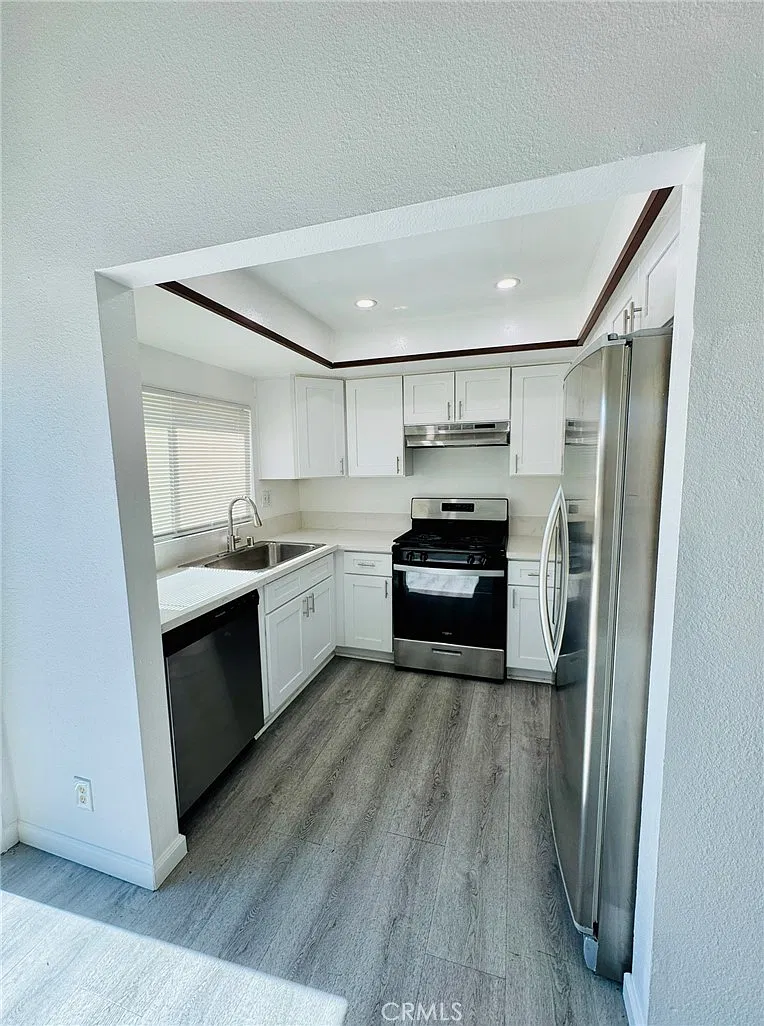 2 bed, 1.5 bath, 900 sqft, $2,800 — Photo 3