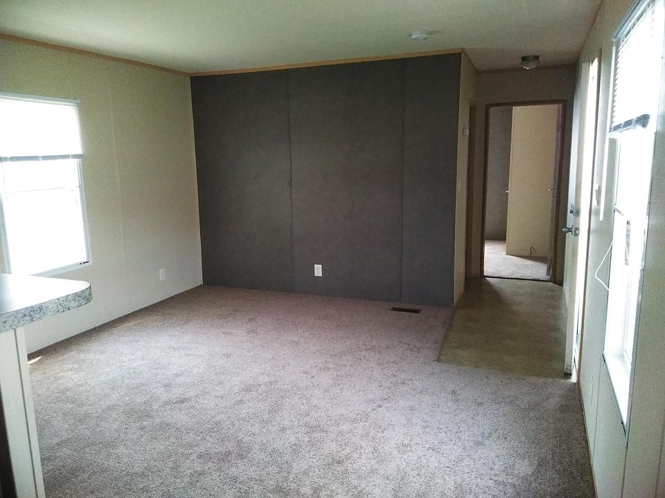 2nd image of 824 Audrey Ave