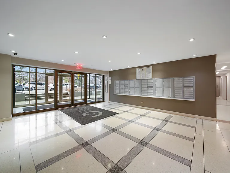 1540 Pelham Pkwy S #4G — Photo 11