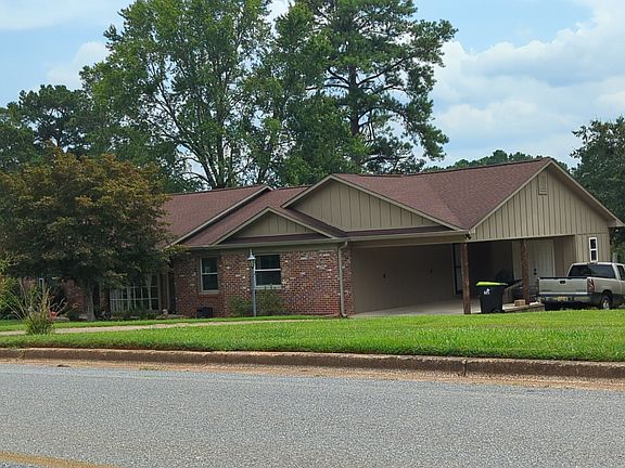2nd image of 911 Magnolia Dr