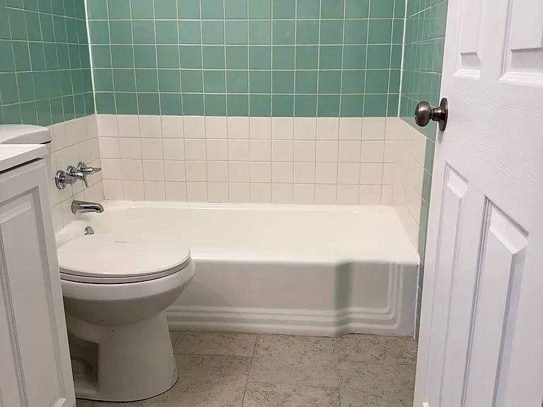 6269 N Hanley Rd — Photo 11
