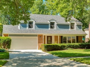 1521 Chippewa Dr, Naperville, IL